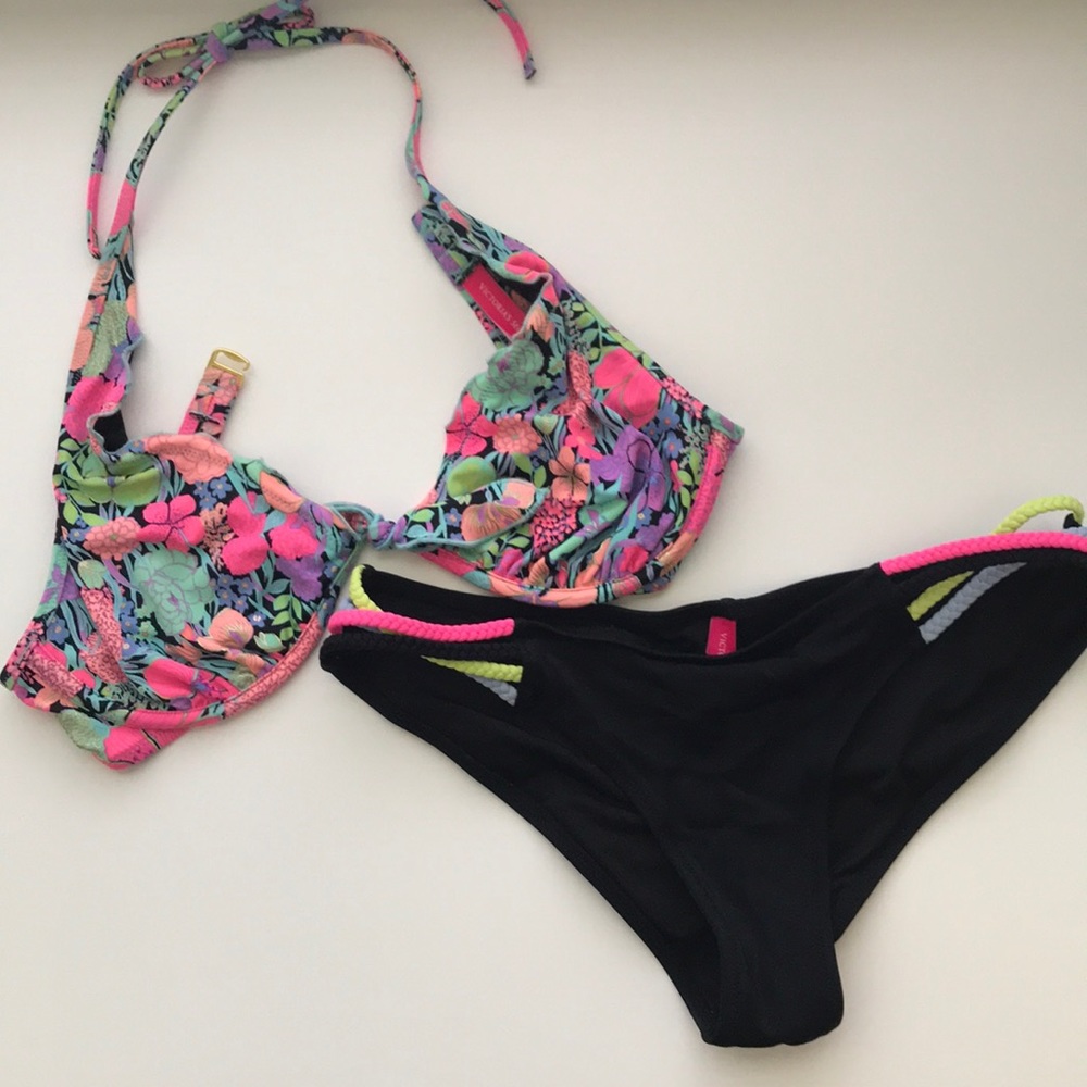 Victoria’s Secret Bikini Top